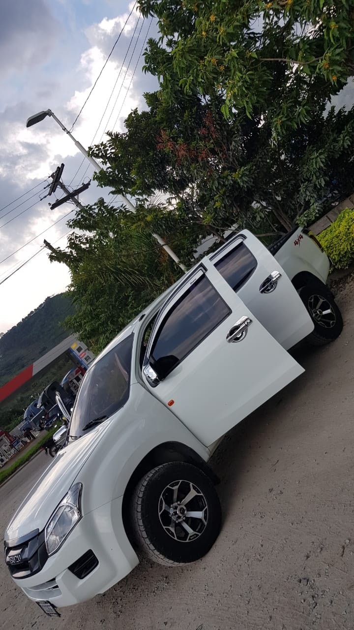 Vendo Isuzu dimax modelo 2016 4x4 mecánico motor 2.5 turbo intercooler  inf 55863893