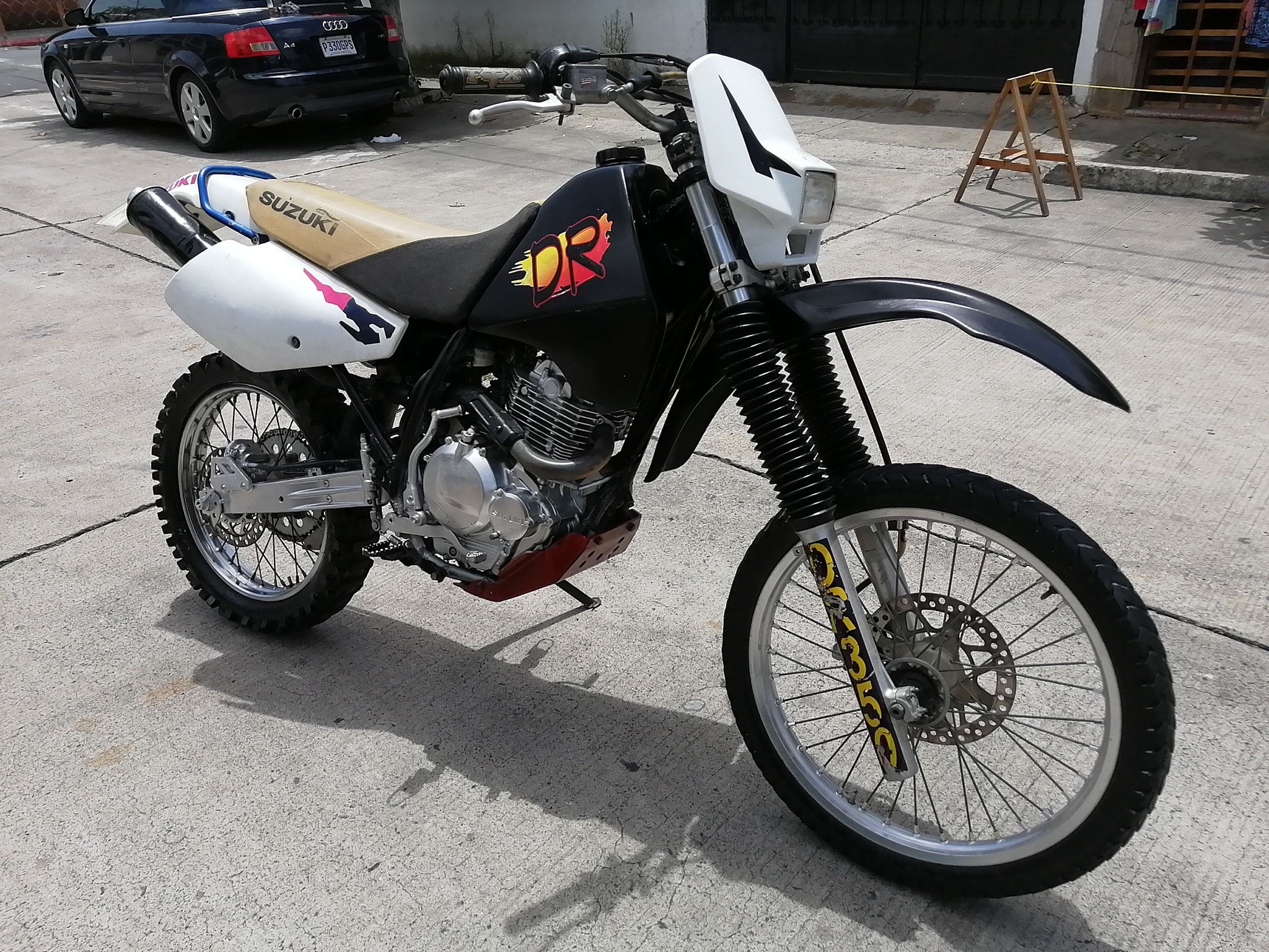 ACEPTO NEGOCIOS SUZUKI DR350 mod 96 PAPELES NITIDOS