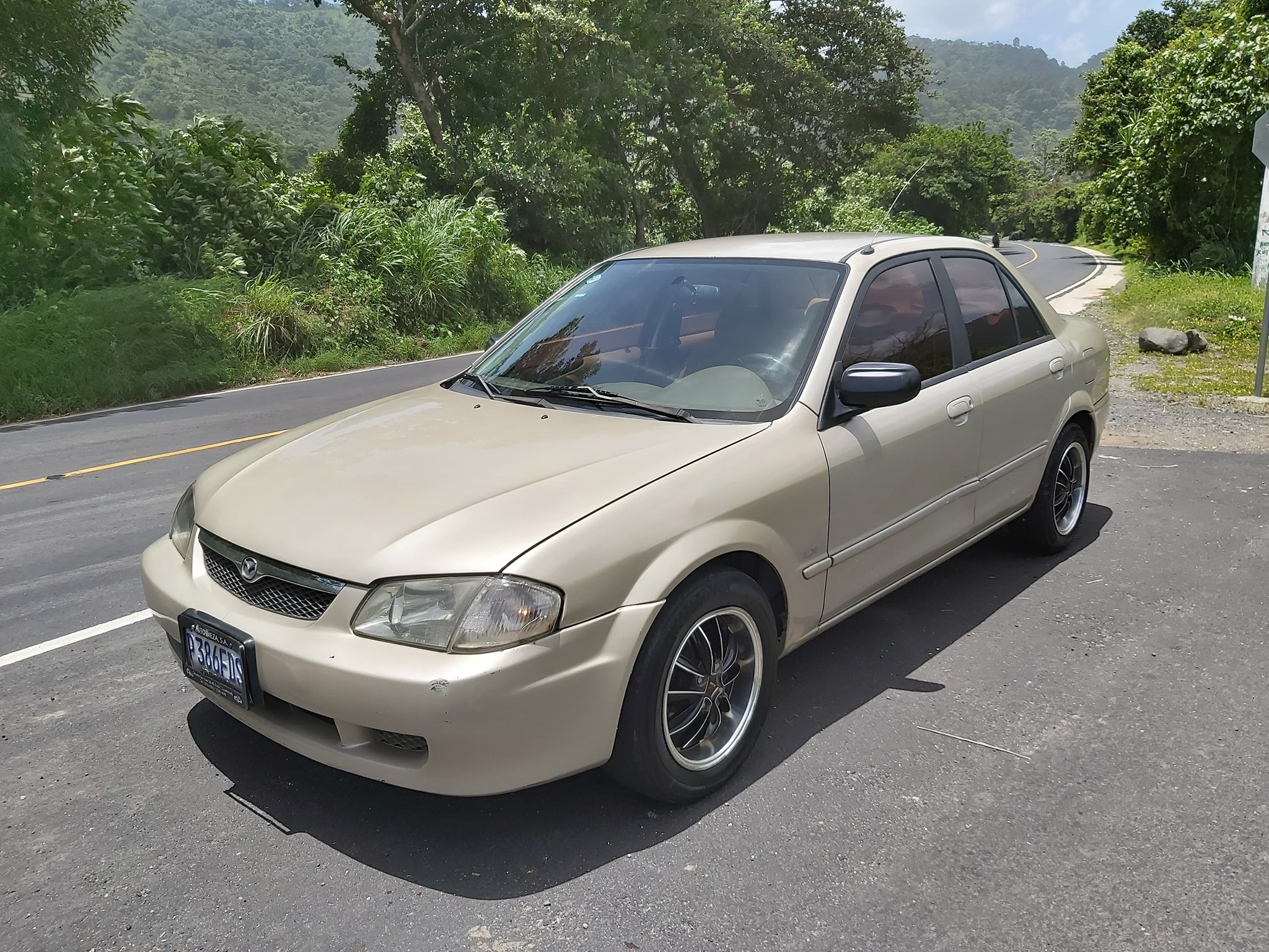 mazda protege lx 2,000 a toda prueba