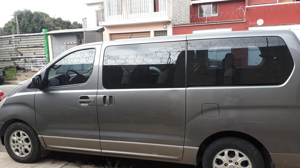 Ganga rematando Hyundai h1 turbo diésel de agencia 2012 acepto vehículo
