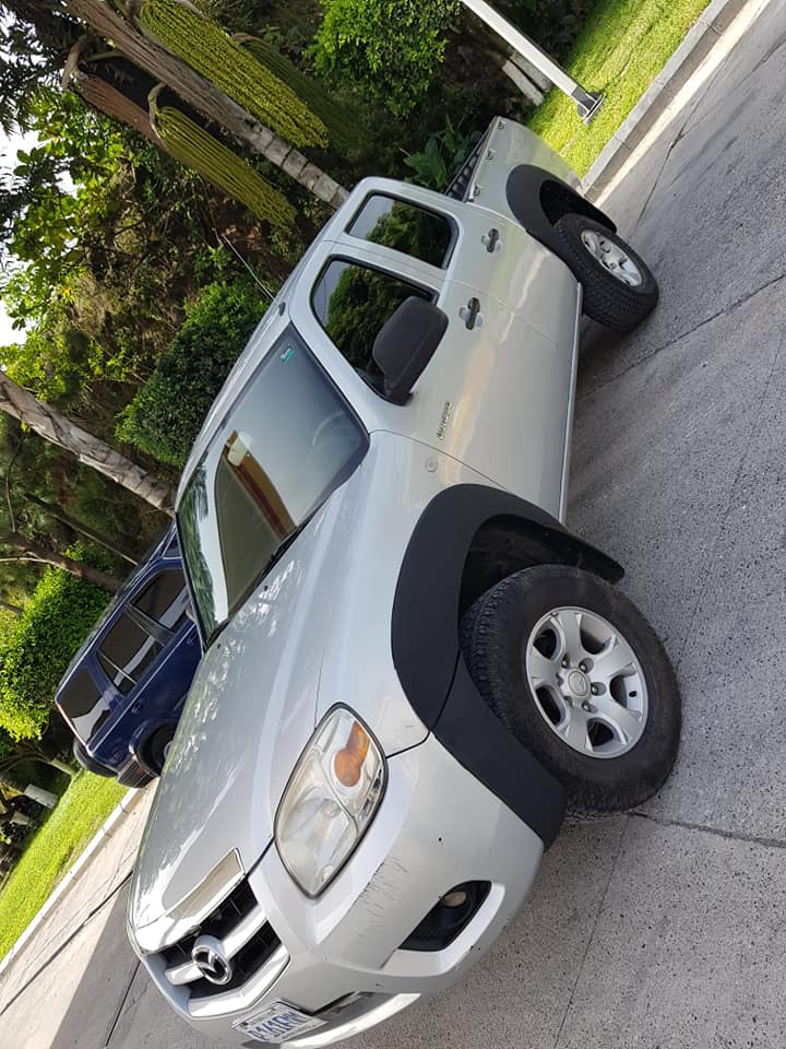 Mazda bt 50 modelo 2014 4x4 full equipo vidrios y retrovisores eléctricos motor 2.5 mas inf 41650539