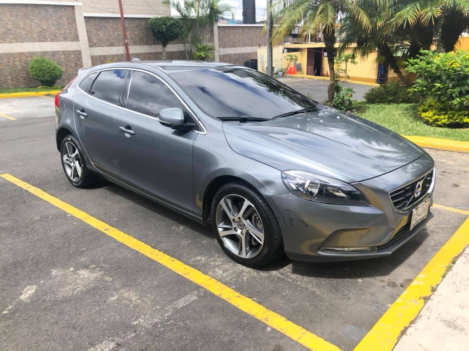 Volvo v40