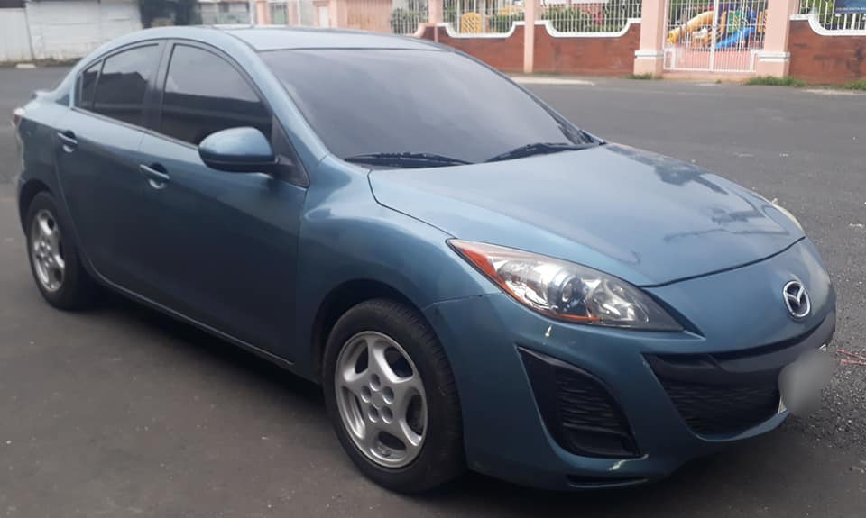 Vendo mazda 3 modelo 2,010 automático full equipo, vidrios retrovisores eléctricos, motor 2.0, aire