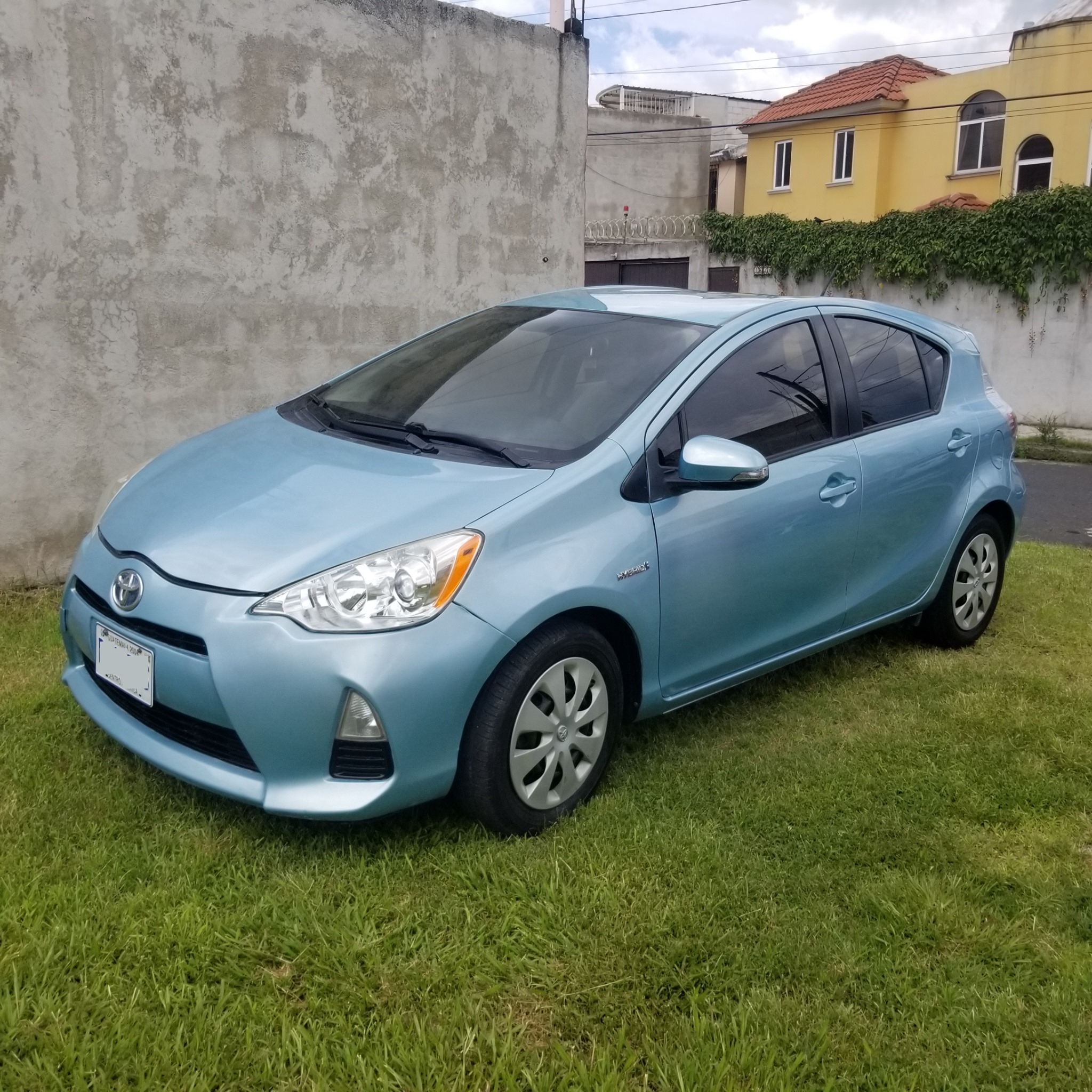 2012 Toyota C Prius (similar Yaris)