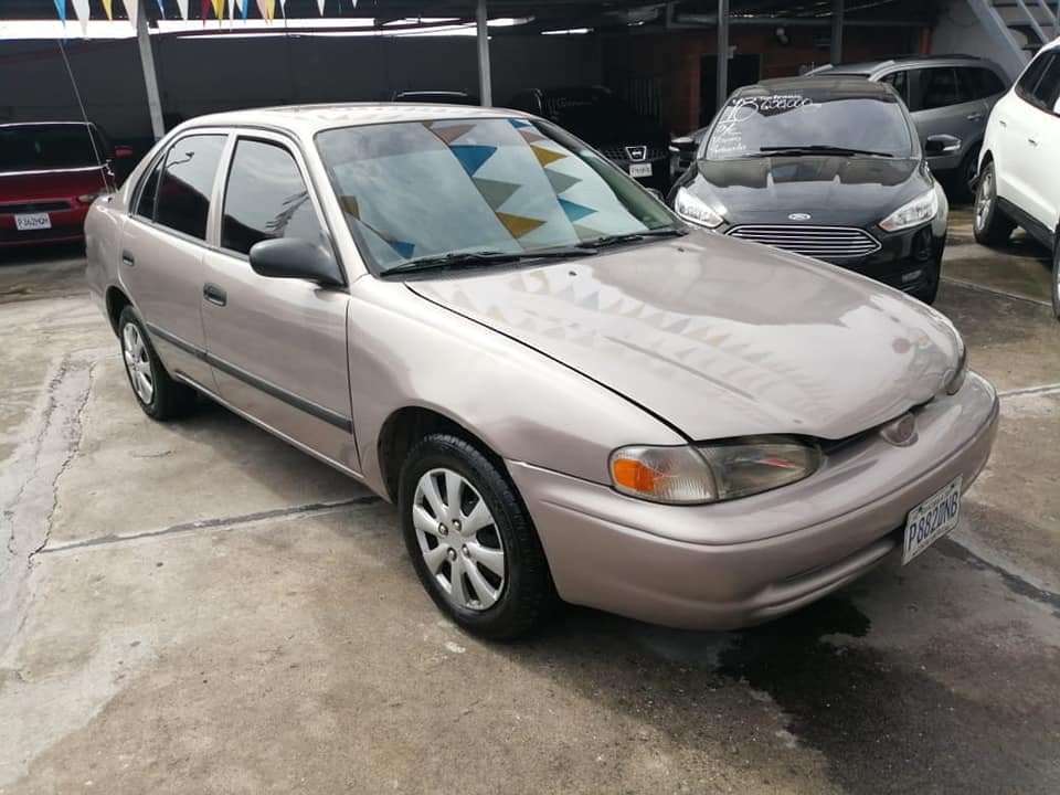 Geo prizm 2001