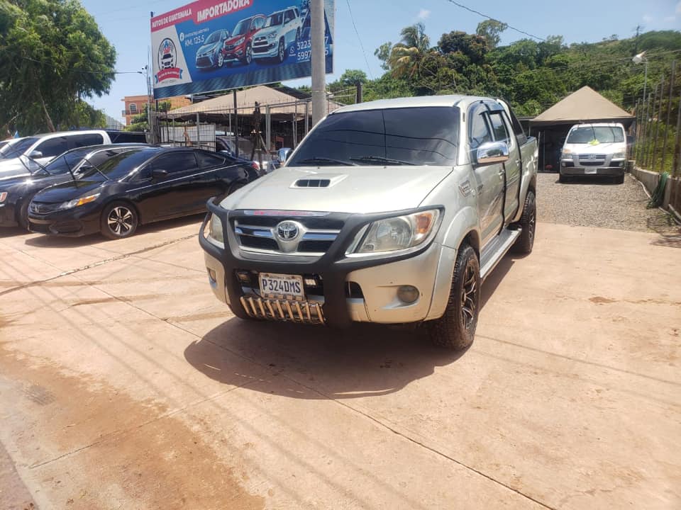 Vendo Bonito Toyota Hilux 2008 
Info 48693802
