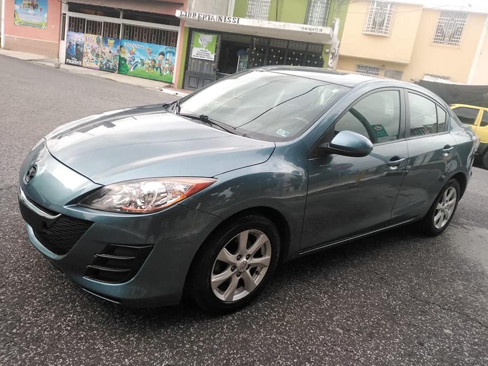 MAZDA 3 - 2011