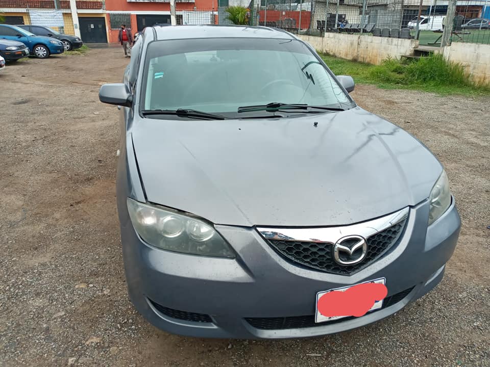 REMATO BONITO MAZDA 3I 2007