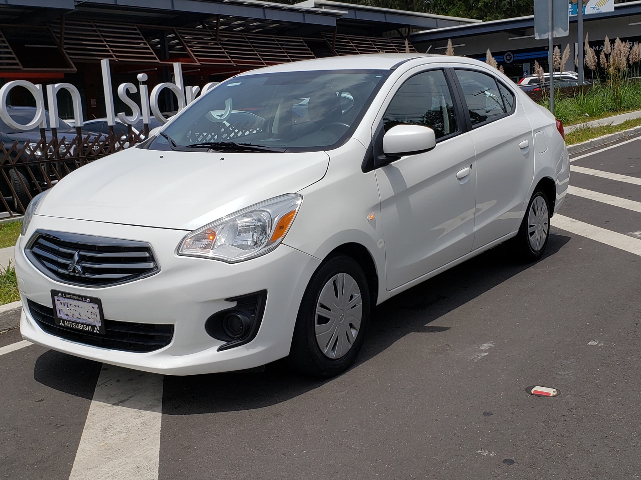 2017 Mitsubishi MIRAGE  G4 NÍTIDO 36 VISA/CUOTAS, Prestamo Bancario