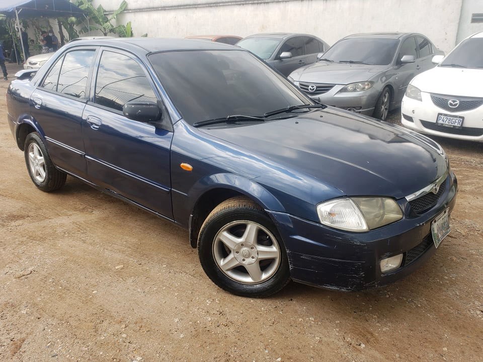 2000 MAZDA 323  DE AGENCIA 1.6 MECÁNICO