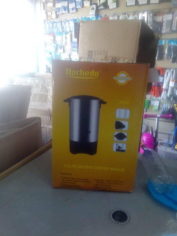 Tengo a la venta linda cafetera para 30 tasas de café m