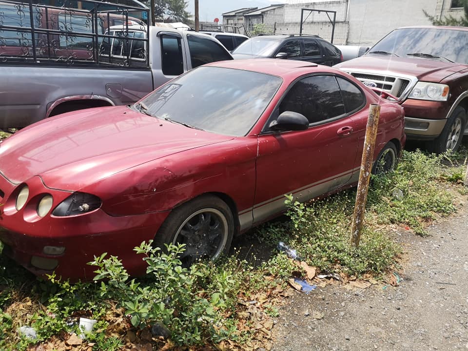2000 Hyundai Tiburon