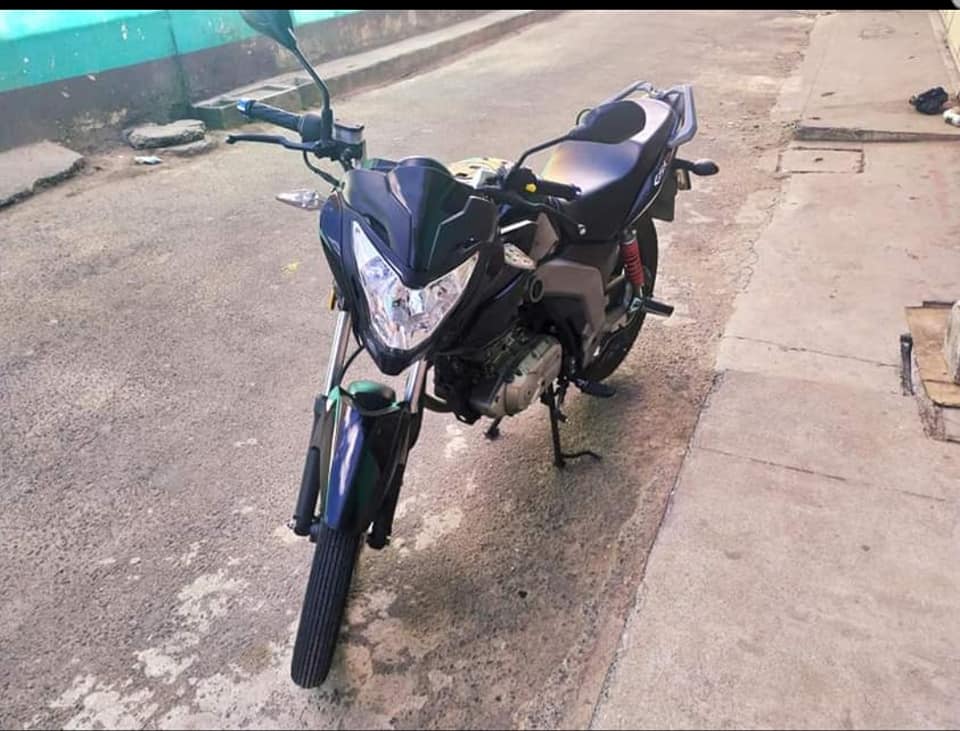 VENDO SUZUKI GSX 125 2018  14,000 KILOMETROS RECORRIDOS