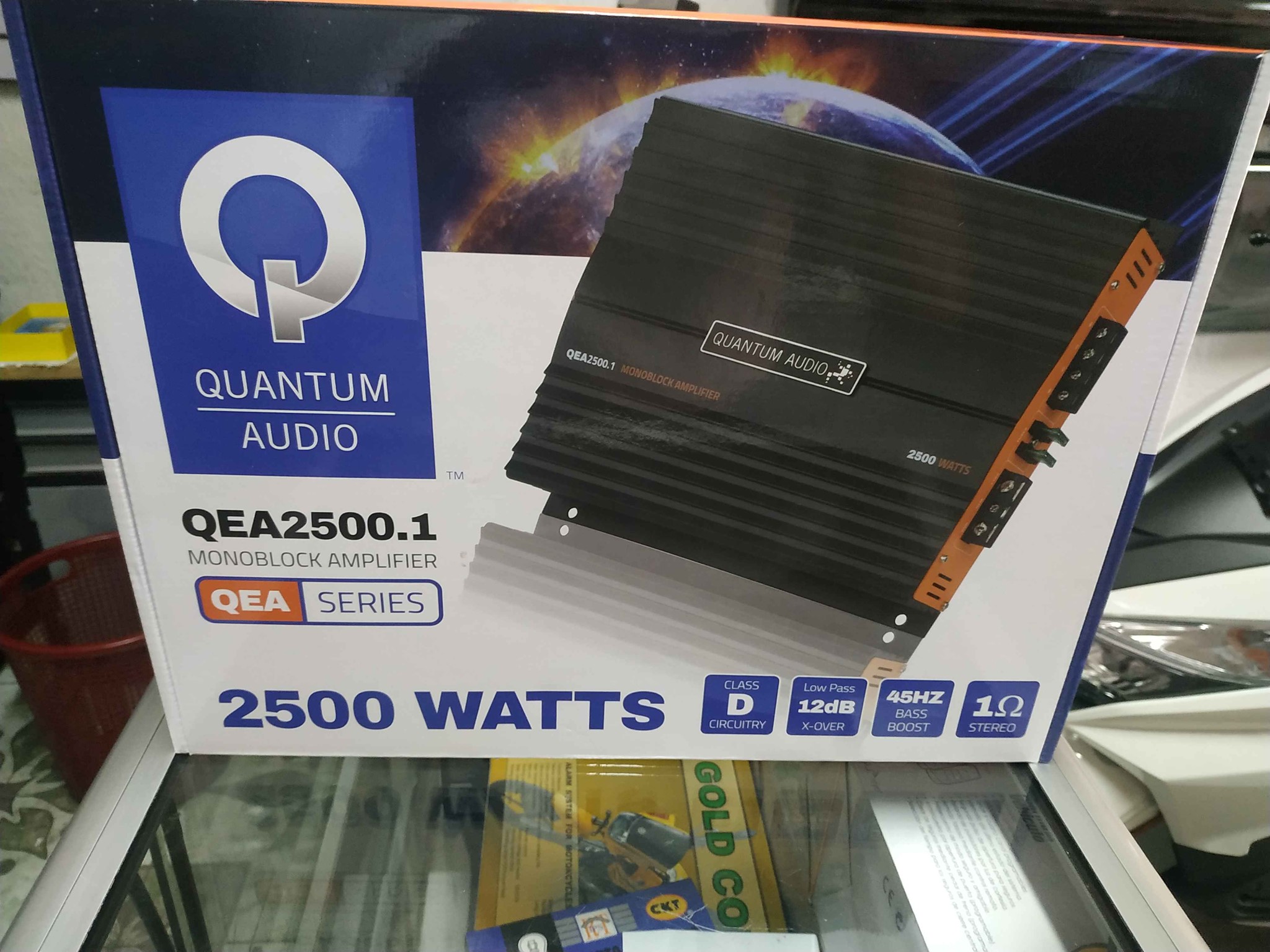 AMPLIFICADOR DE BAJOS MARCA QUANTUM 2500 WATTS MAXIMOS CASE D