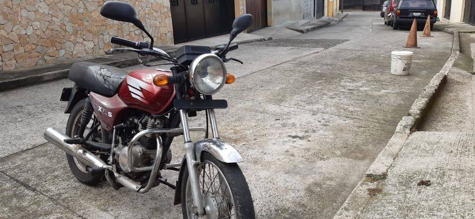 2008 BAJAJ CT 100