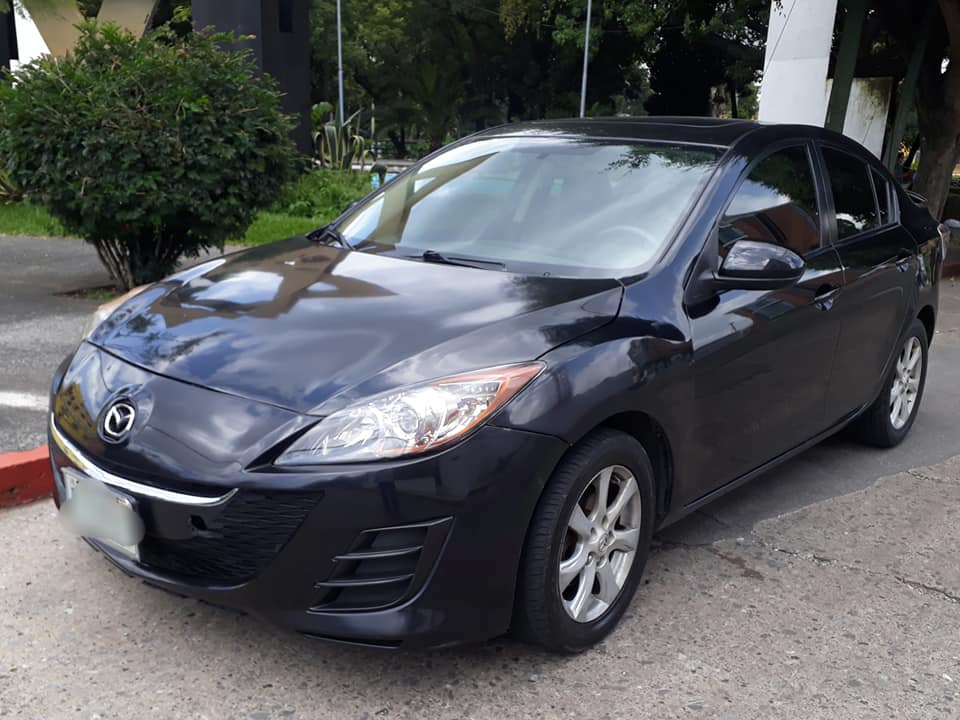 Vendo mazda 3 I sport modelo 2,010 automático enterito OJO ver todo el anuncio