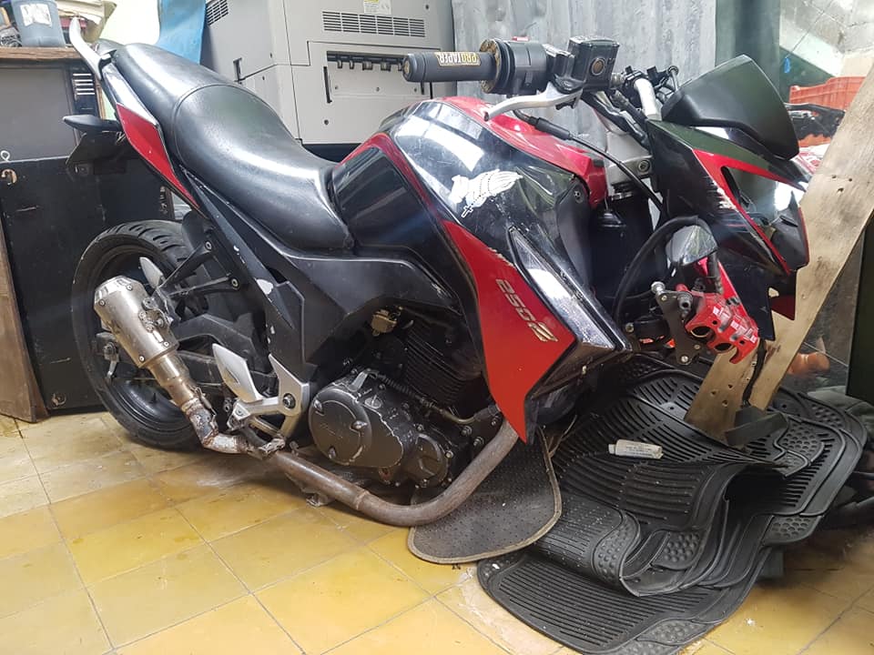 250 z modelo 2014 necesita barras aro y lodera arranca y camina perfectamente