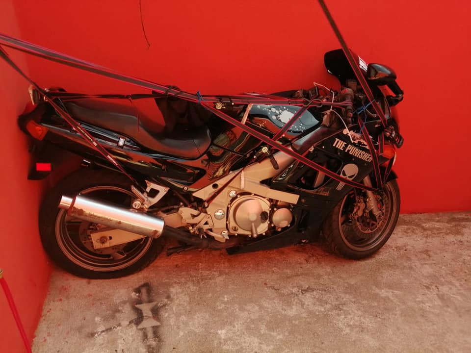 Vendo kawa 600R mod.93 tel.54923284