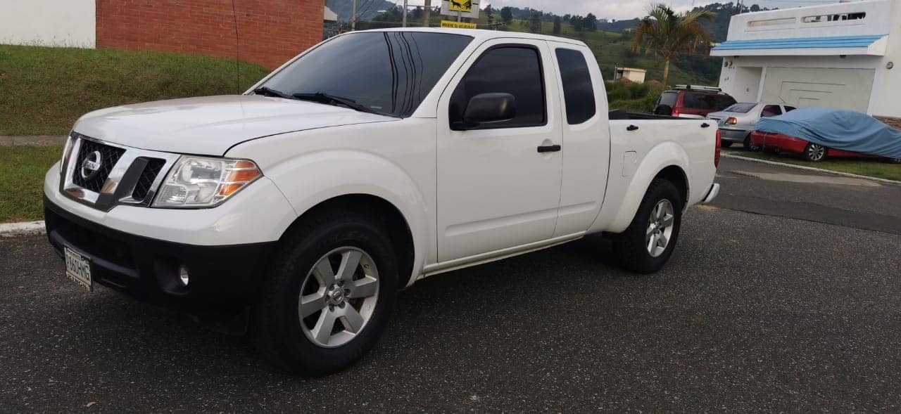 53297103 Lindo Nissan Frontier modelo 2013
Extracab 4 puertas
Automático
Motor 2.5 de 4 cilindros
Ai