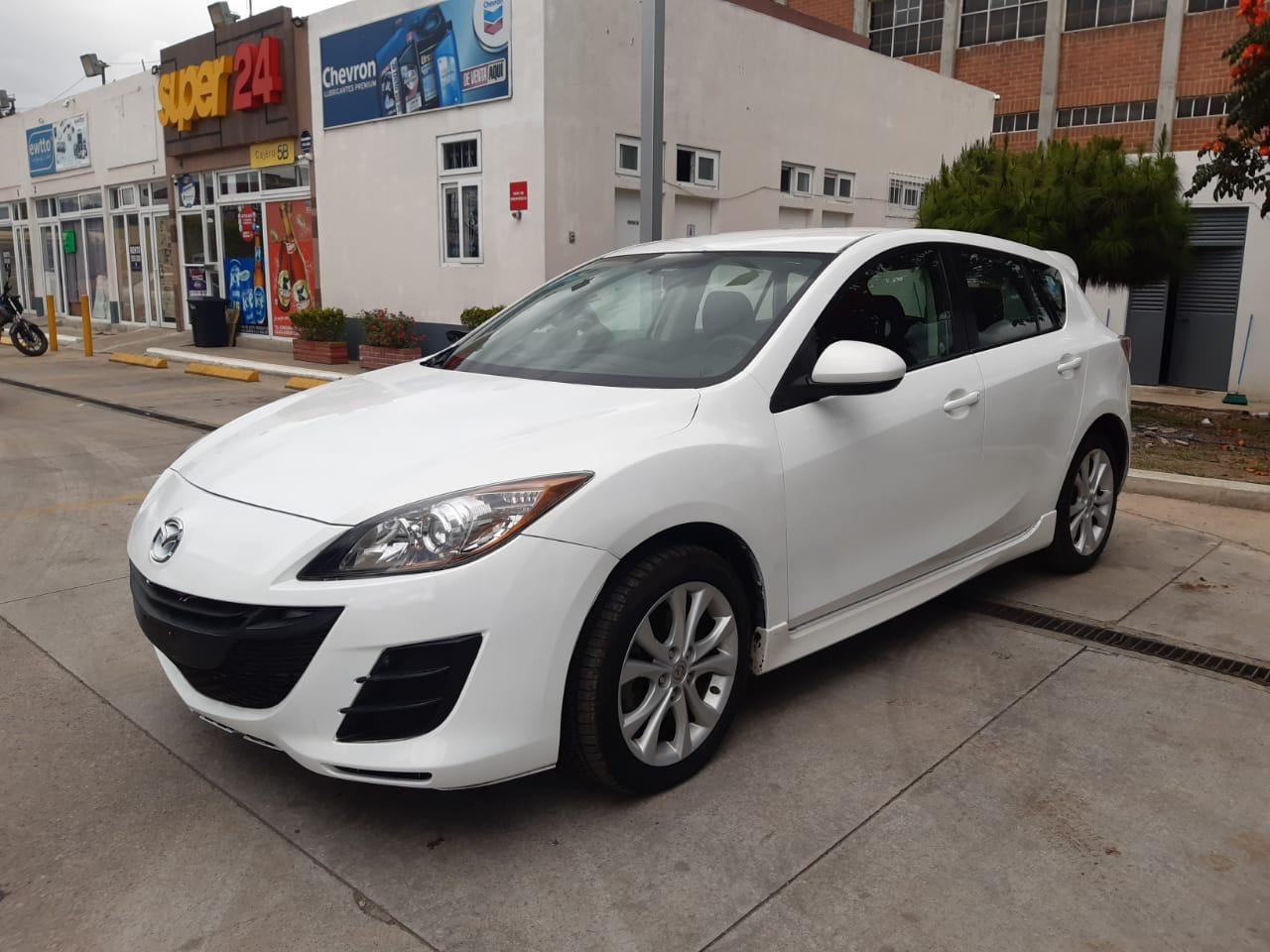 2011 Mazda 3 touring  recién ingresada