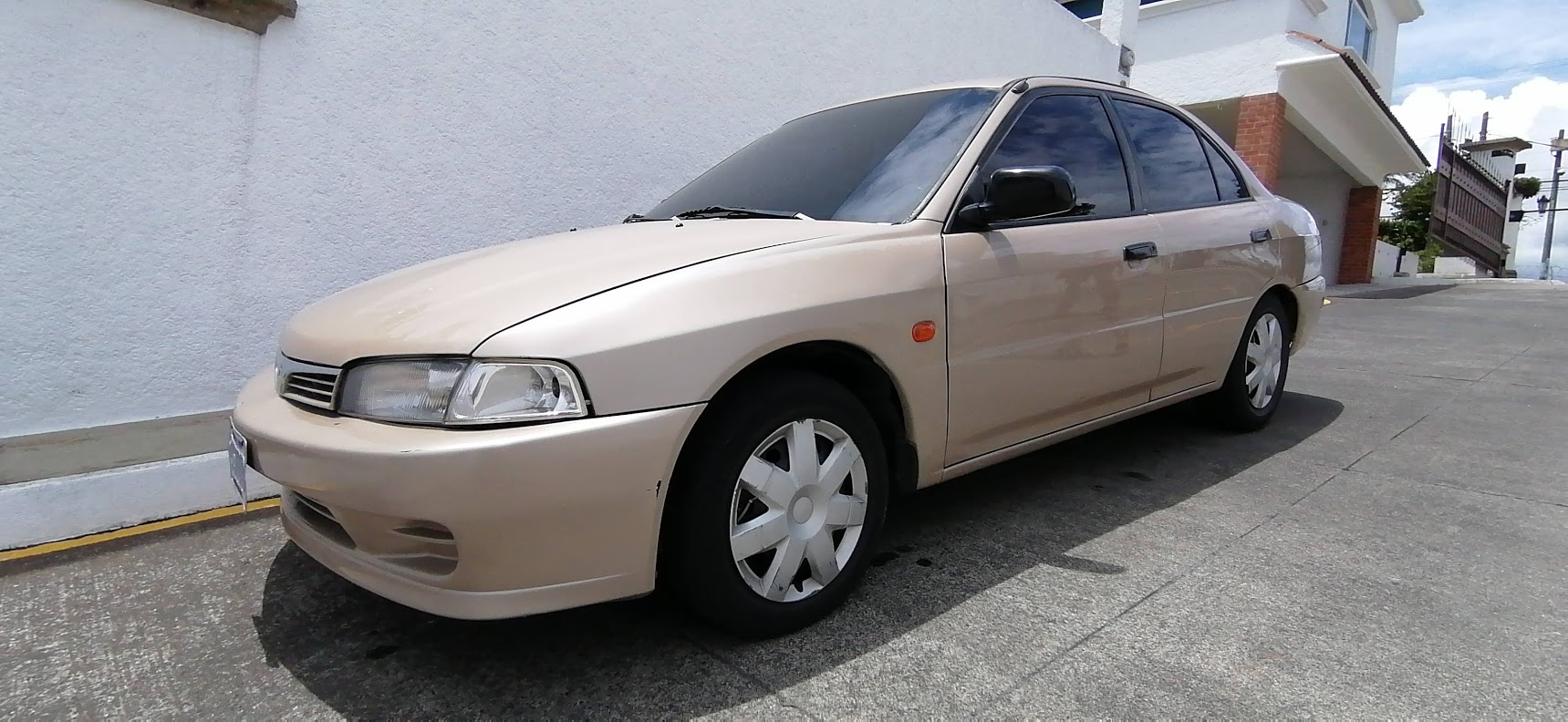 2000 Mitsubishi Mirage
