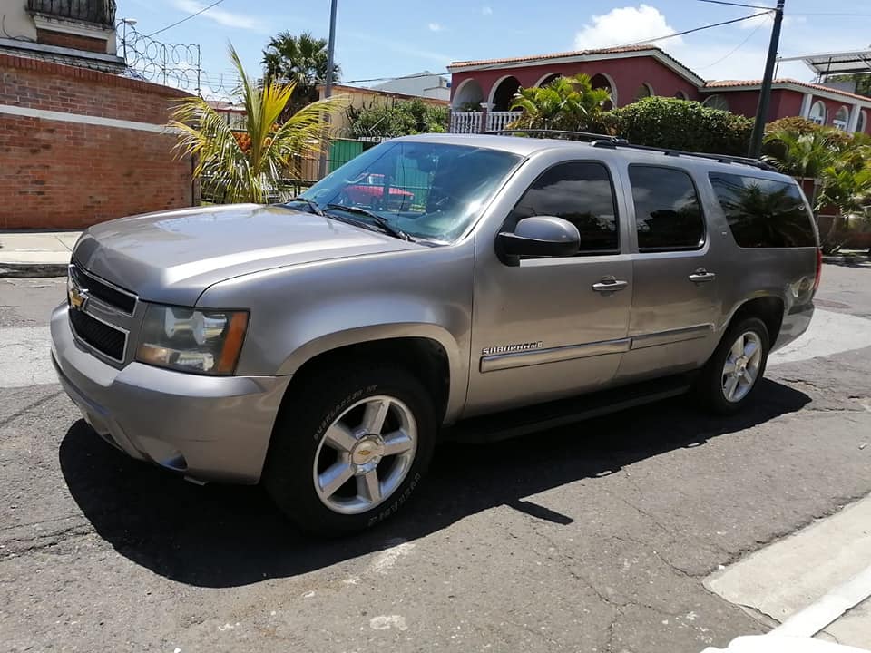 ACEPTO TRATOS CHEVROLET SUBURBAN 07 DE AGENCIA