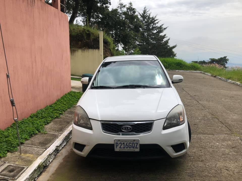 Kia Rio LX 2011 version especial