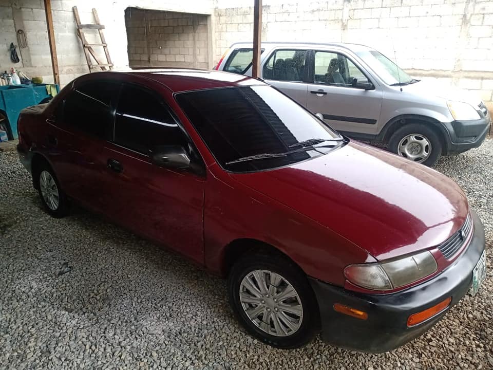 Vendo bonito Mazda protege amigo modelo 96