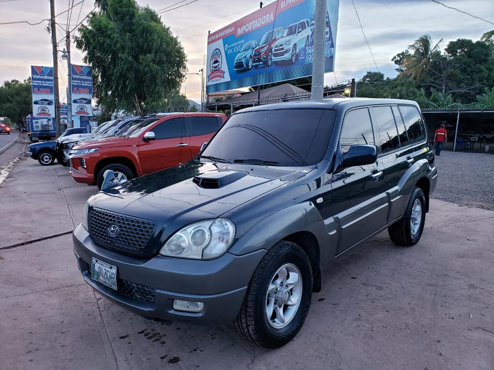 HYUNDAI TERRACAN DE AGENCIA MECANICA 4X4 MODELO 2007 MOTOR 2.5 TURBO DIÉSEL INTERCOOLER 3 FILAS