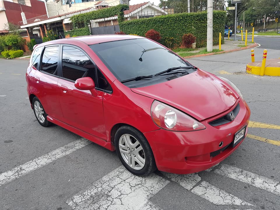 VENDO HONDA FIT SPORT 2008 AUTOMATICO RECIBO VEHICULO Y MOTO