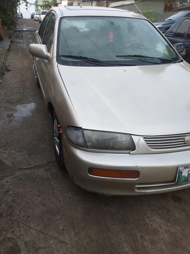 VENDO BONITO MAZDA PROTEGE 95 AUTOMÁTICO MOTOR 1500
