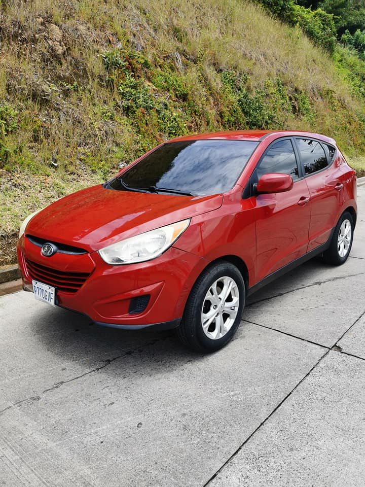 Vendo hyundai tucson full equipo modelo 2012