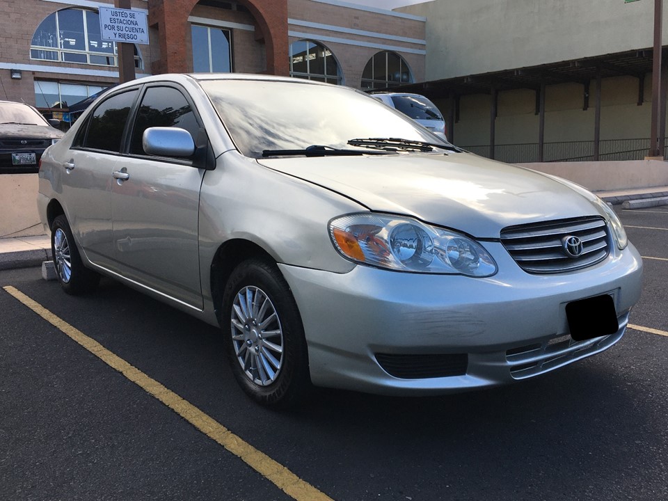 2004 TOYOTA  COROLLA DE AGENCIA