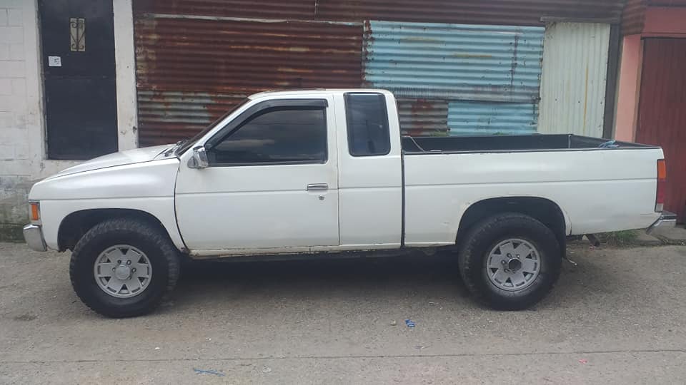 Vendo NISSAN 4X4 MODELO 92