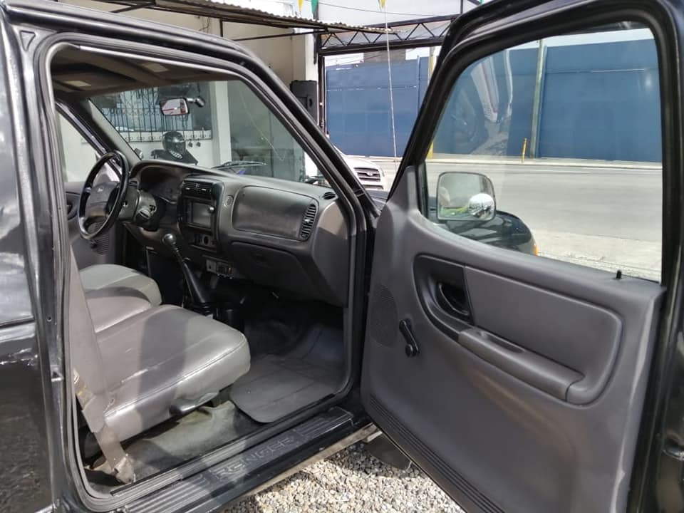 2002 ford ranger furgón refrigerado mecánico cámara de retroceso buen estado general Q33,500