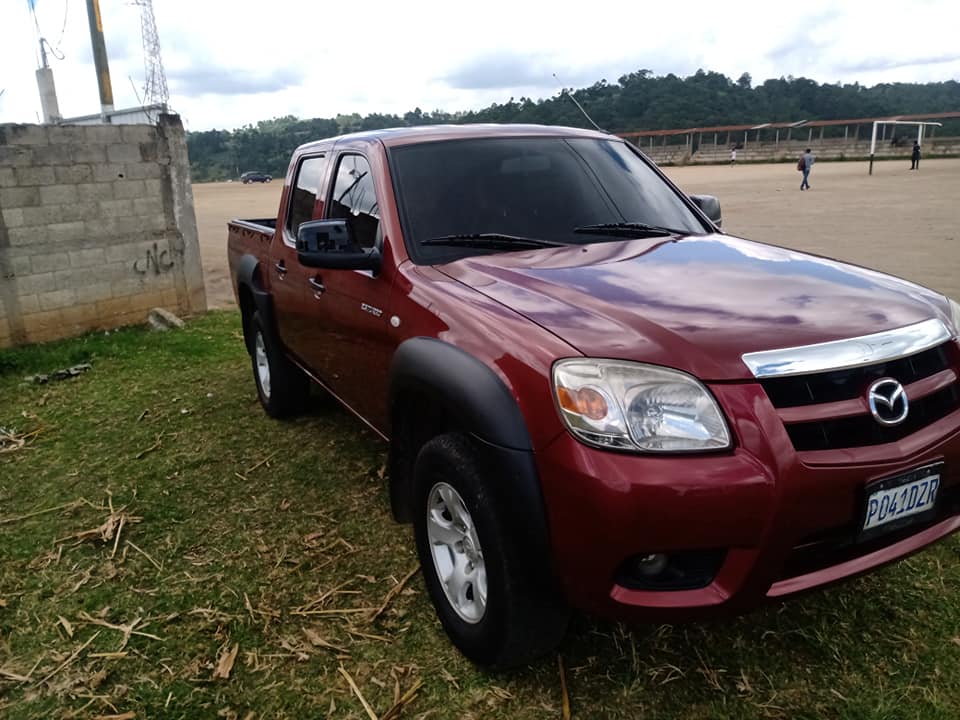 MaZda bt50 modelo 2011 mecánico 4x4 turbo diesel