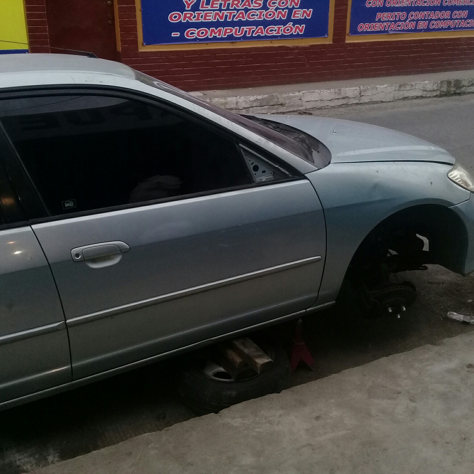 Partes de Honda civic 2004 Hibrido