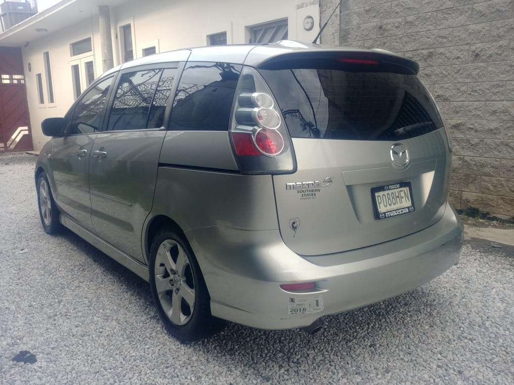 Mazda 5  Camionetilla Microbús