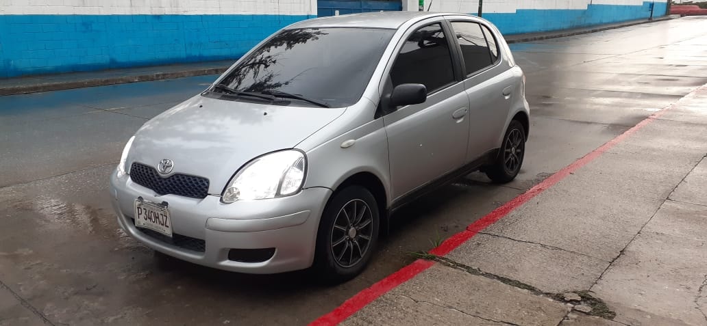 Vendo toyota echo 2004 
Automático 1.5 inyectado
Q23,500 solo efectivo