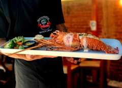 Mariscos y más... Ubicaciones:
 1. Paseo la sexta 14-61 Zona 1 
 2. Calz.Aguilar