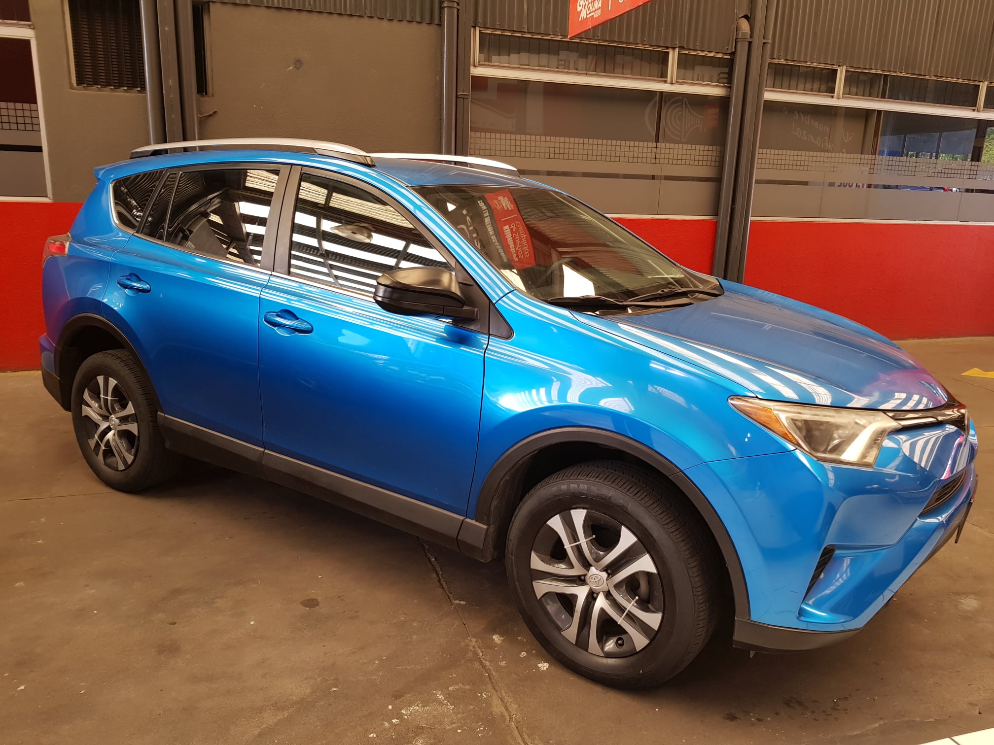 2017 TOYOTA RAV4 LE