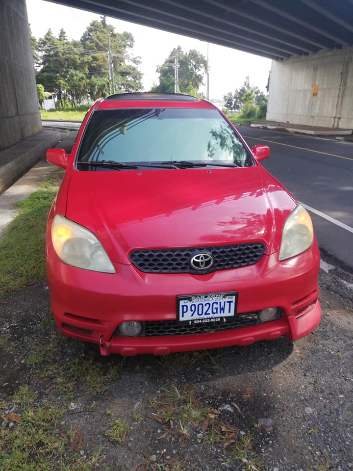 Vendo toyota matrix modelo 2003 mecánico