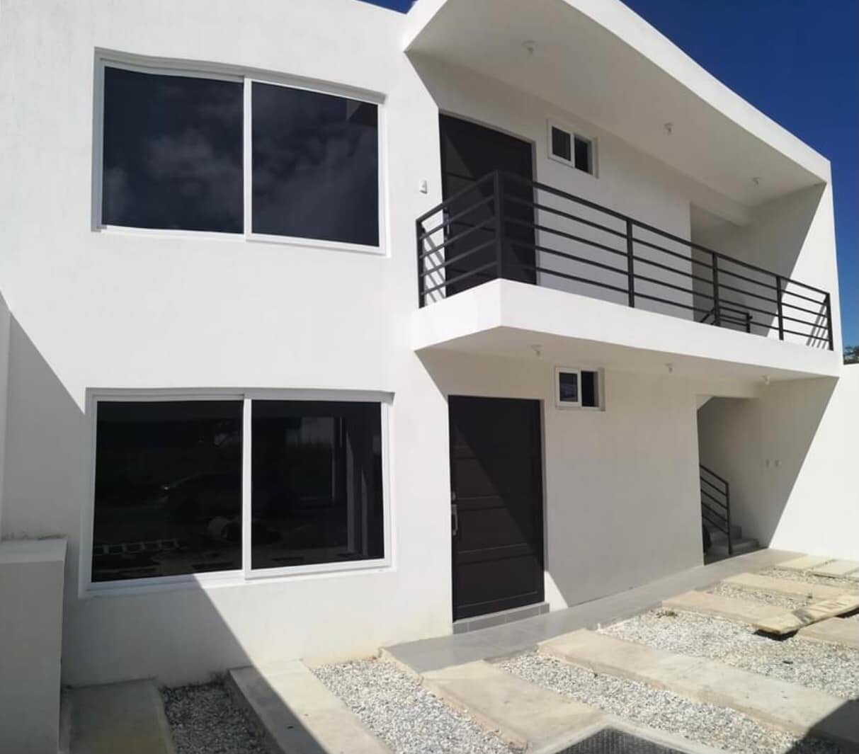Alquilo apartamento 2do nivel en z16 Hacienda Real