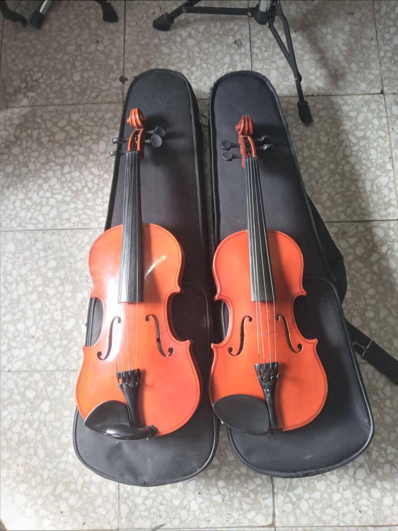 PARA ESTUDIANTES VIOLINES DE 3/4 MARCA CREMONA Y ANDALUCIA USADOS ESTAN COMPLETOS