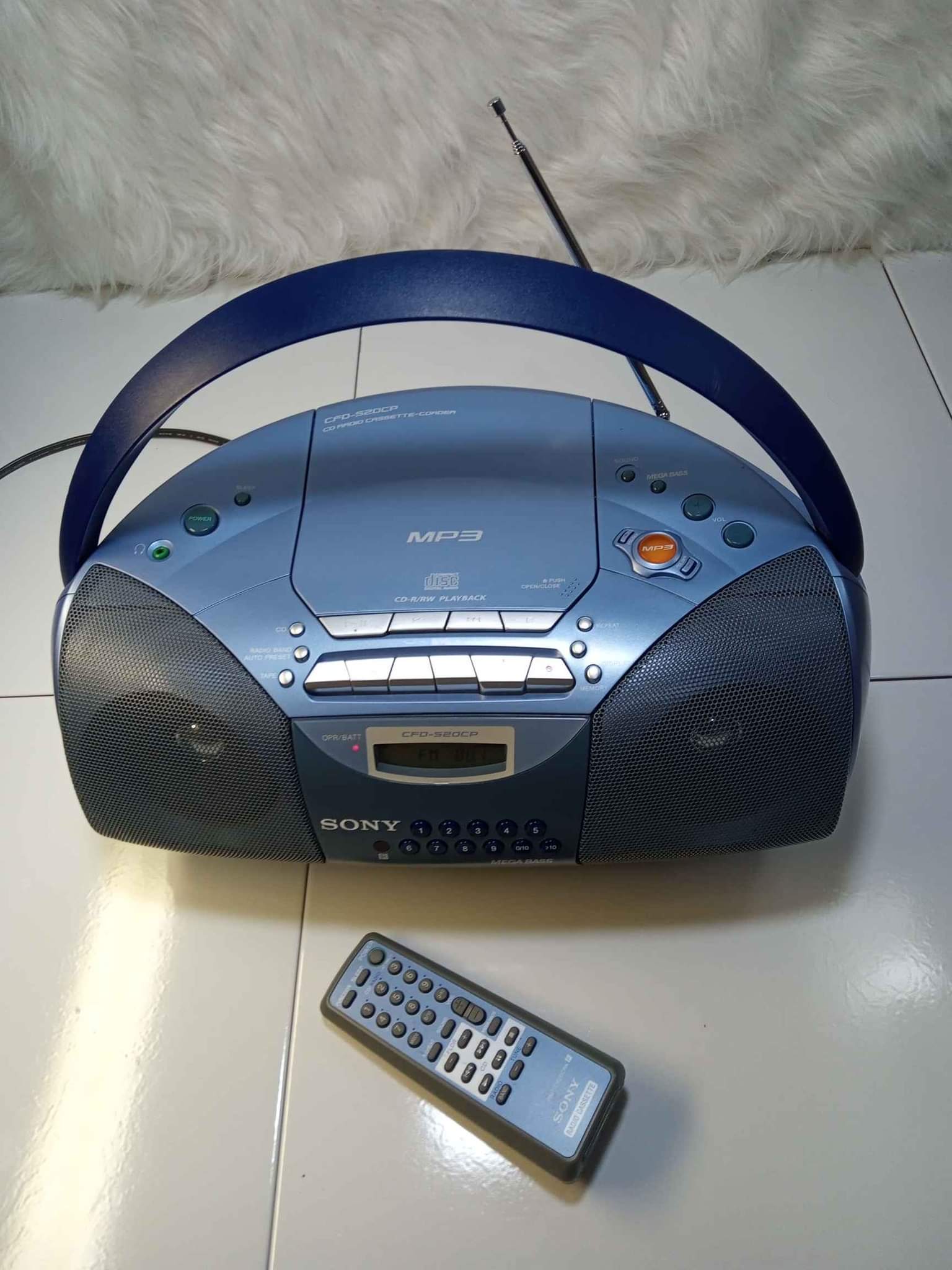 Ganga remato linda y exclusiva radiograbadora de sonido potente con MP3 de marca y original