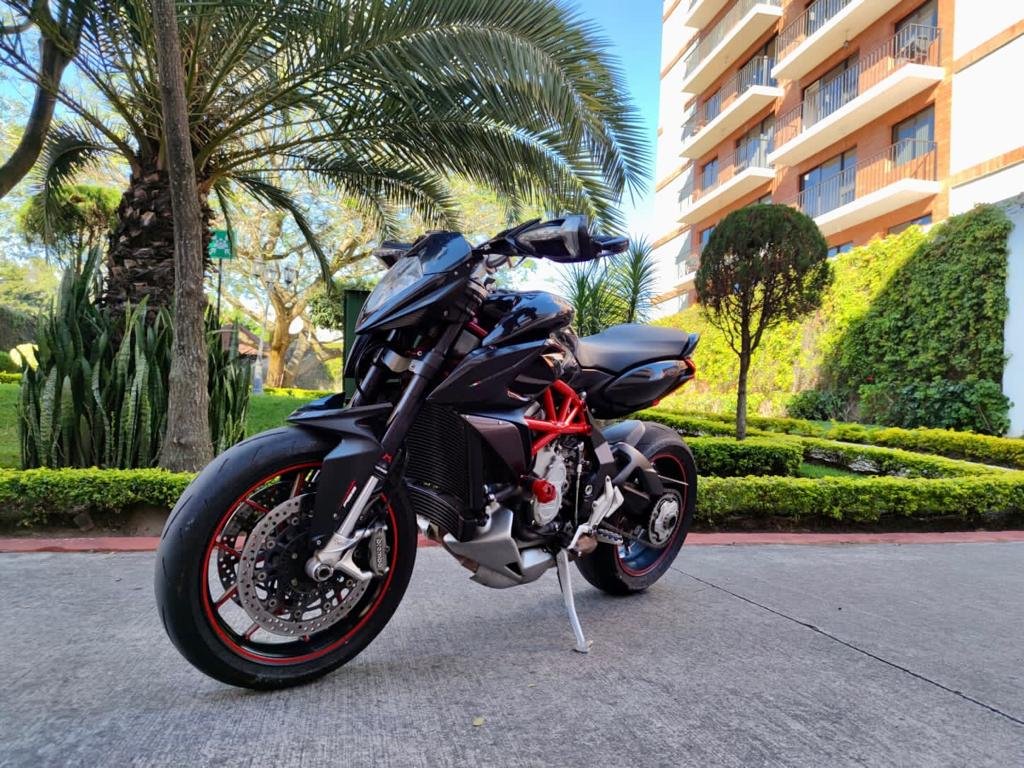 2015 MV Agusta Rivale