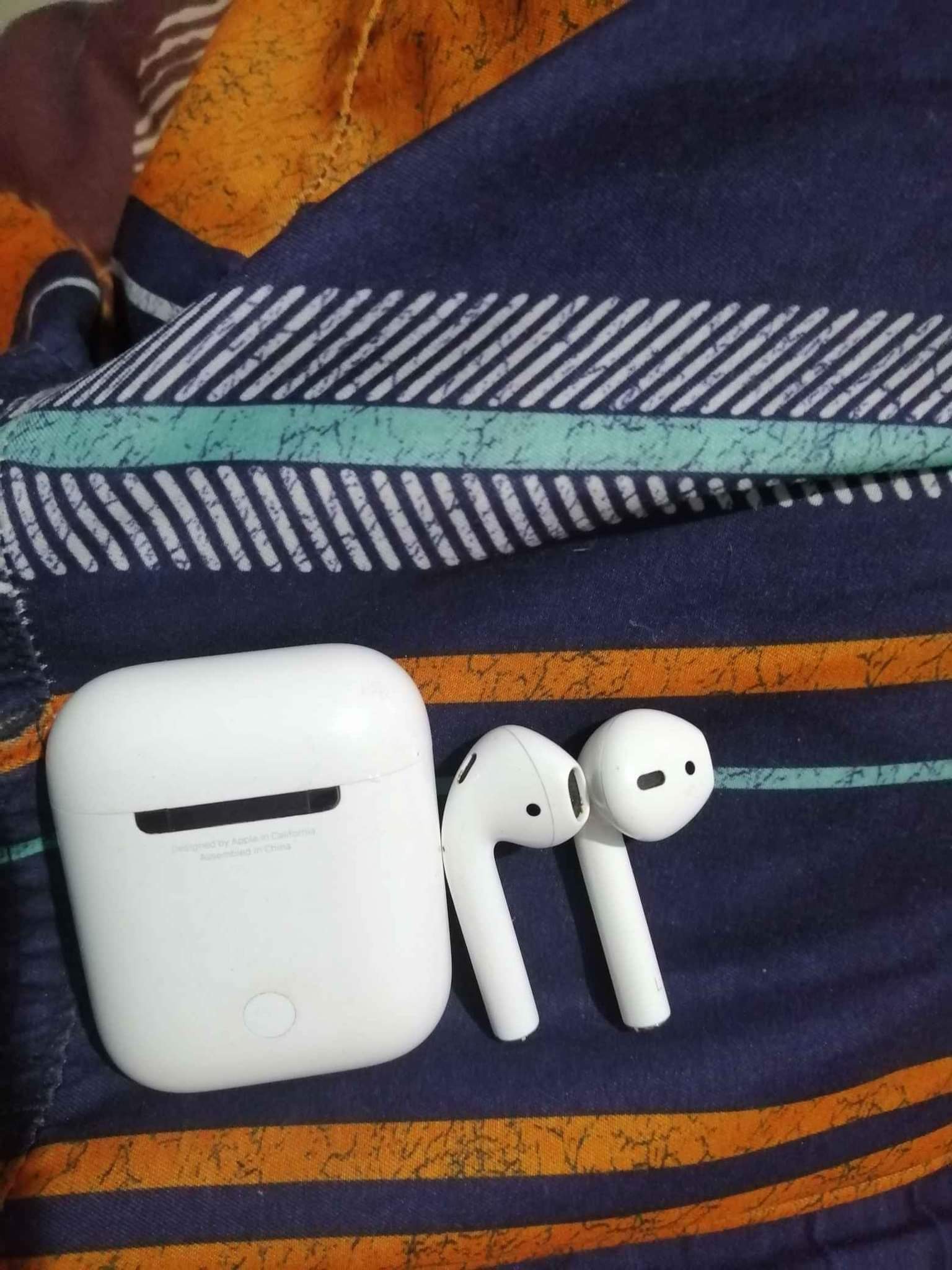 airpods oriVendoginales 1 generación nítidos a toda prueba los dejo en 350