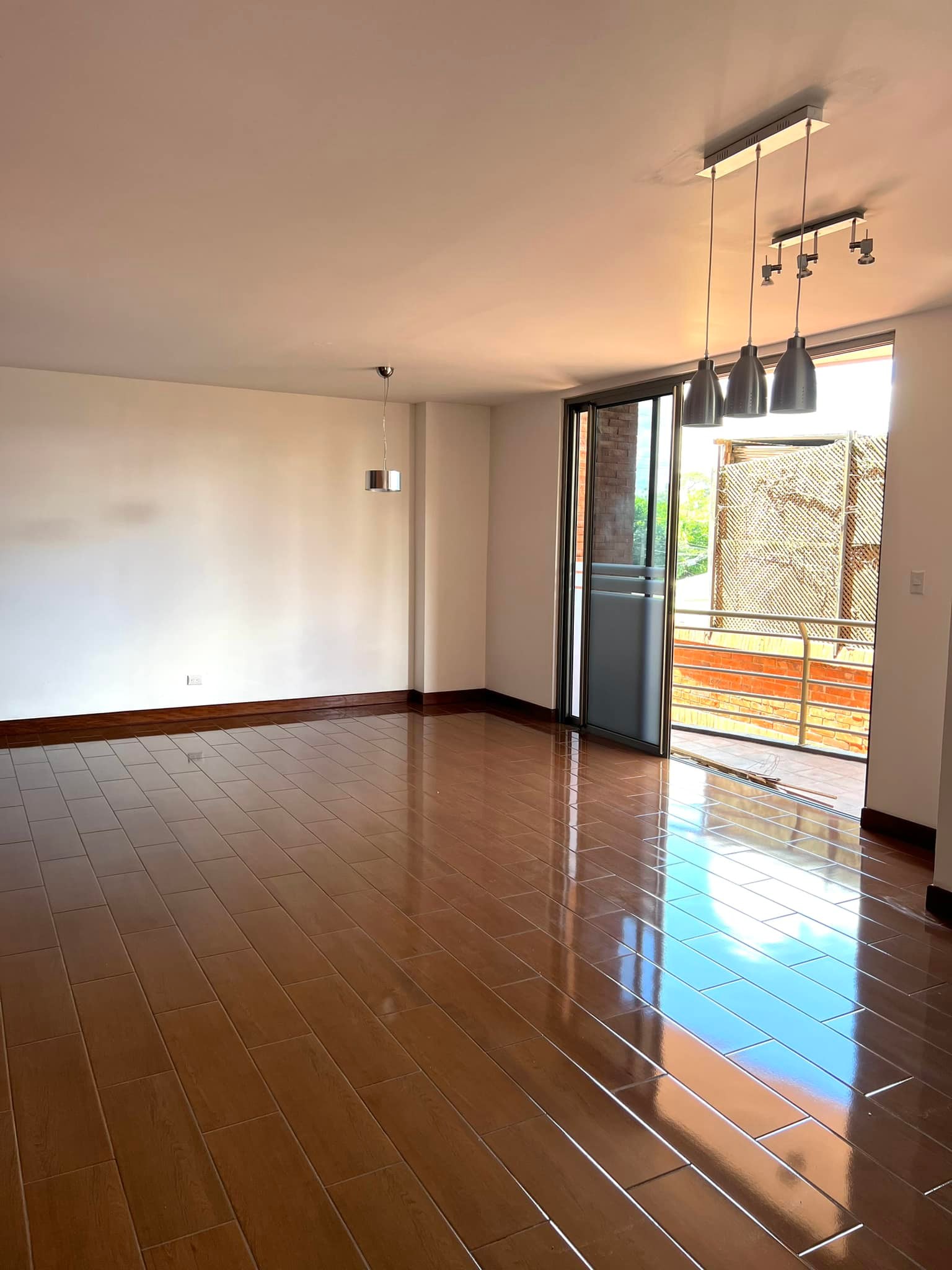 ALQUILO APARTAMENTO 1 HABITACION EN ZONA 14 (area de La Villa)