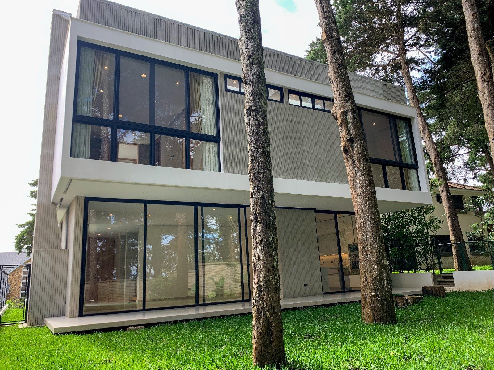 HERMOSA CASA EN ALQUILER EN LOMAS VERDES KM. 10 CAES MUXBAL