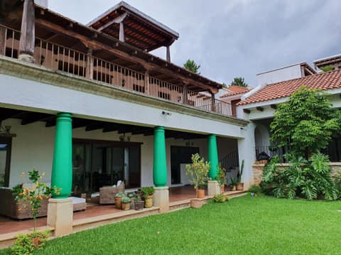 VENDO AMPLIA CASA EN MUXBAL CONDOMINIO LA ESPAÑOLA